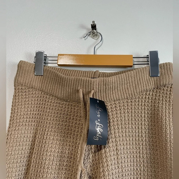 Love & Liberty Tan Knit / Waffle  Jogger Pants - BNWT - Size M - Picture 2 of 8
